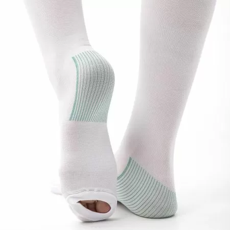 Чулки компрессионные Ergoforma EU 237 унисекс 1 класс компрессии с закрытым носком антиэмболические для операции белые 