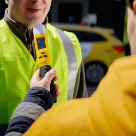 Анализатор паров этанола в выдыхаемом воздухе Динго iblow 10