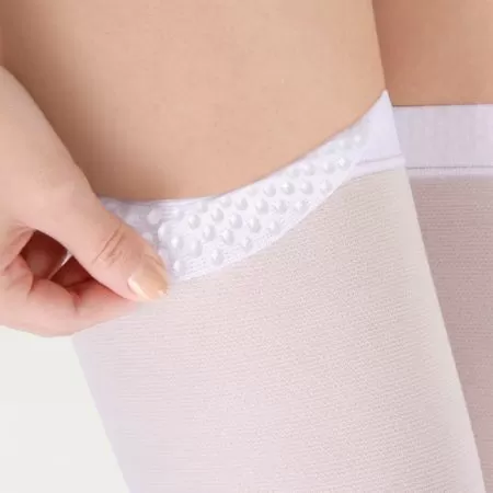 Чулки компрессионные IDEALISTA ID-380 унисекс 1 класс компрессии с закрытым носком антиэмболические для операции белые 